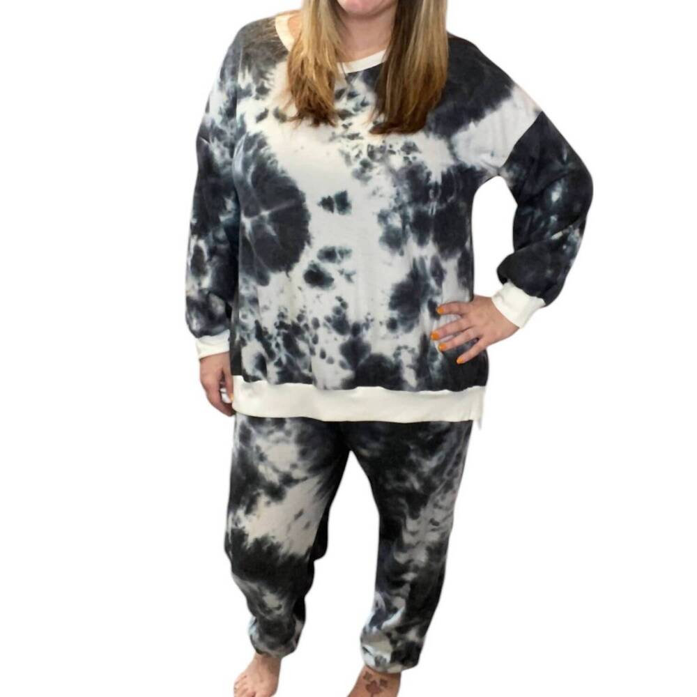 NEW HONEYME fleece lounge set in black/white